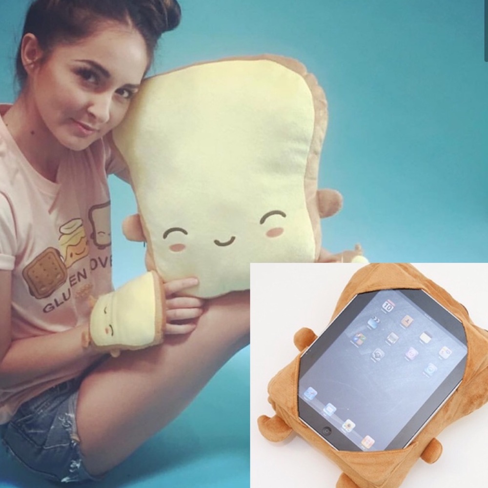 Plush Toast Speaker/Tablet Holder 🍞🍞🍞🎵
